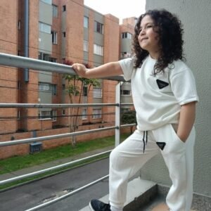 Sudadera Texturizada Blanca niña x Docena